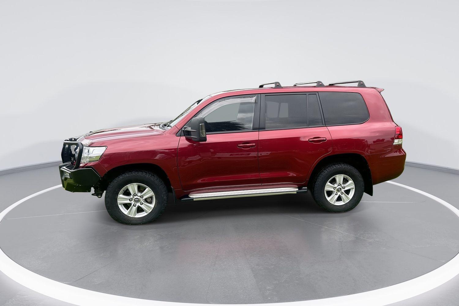 2019 Toyota Landcruiser GXL in Red