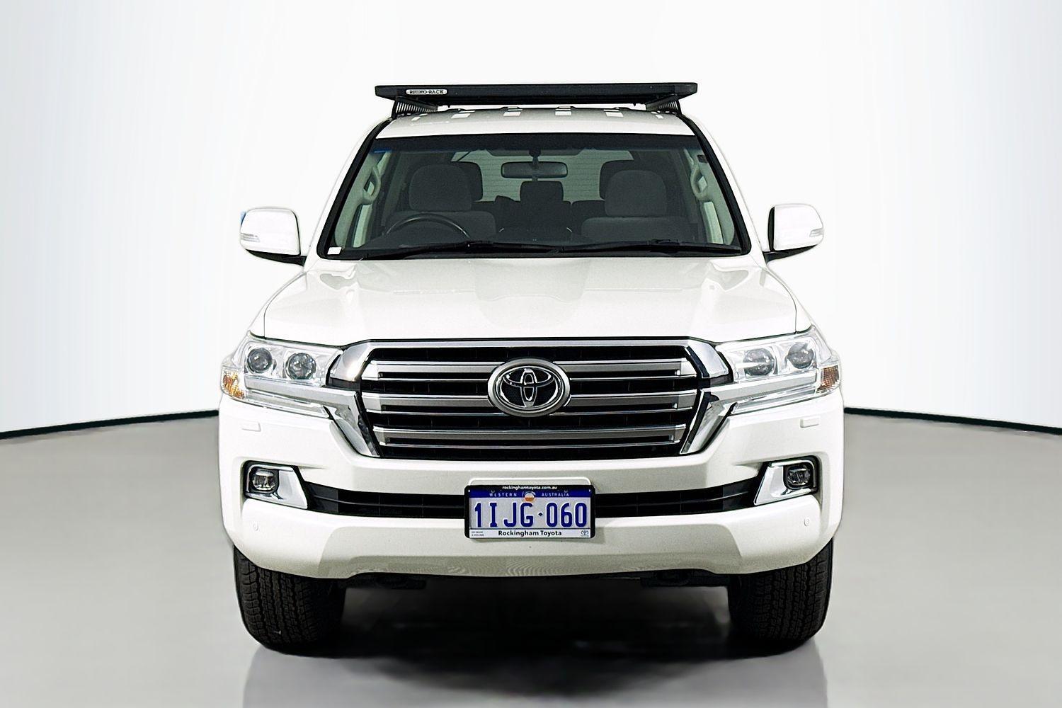 2020 Toyota Landcruiser GXL in White