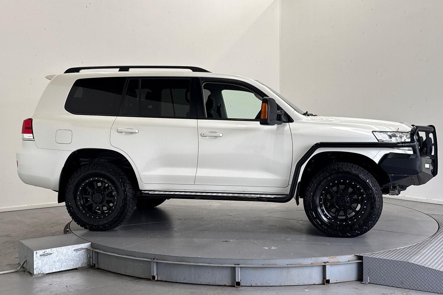 2018 Toyota Landcruiser GXL in White
