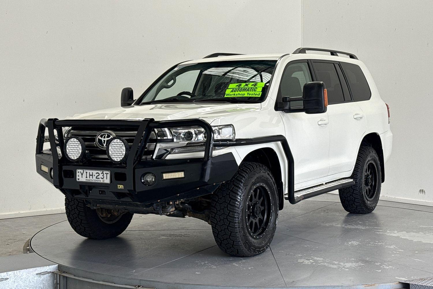 2018 Toyota Landcruiser GXL in White