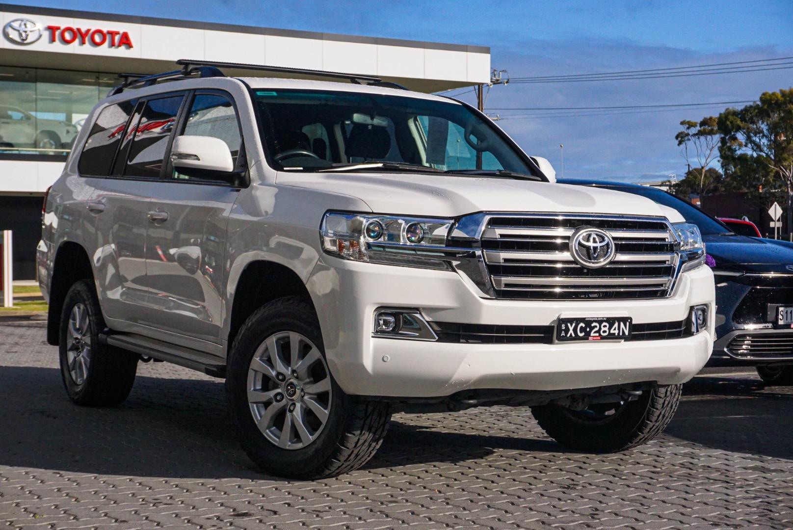 2020 Toyota Landcruiser GXL in White