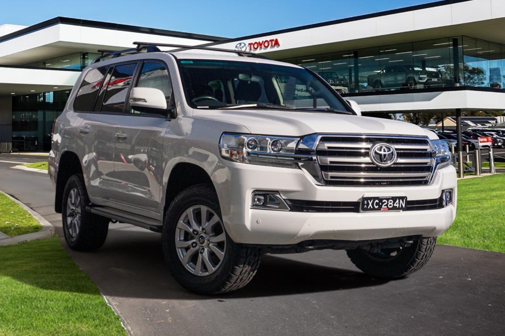 2020 Toyota Landcruiser GXL in White