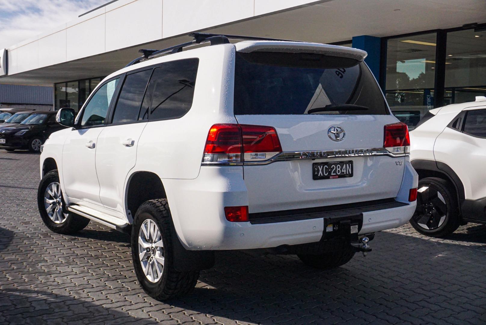 2020 Toyota Landcruiser GXL in White