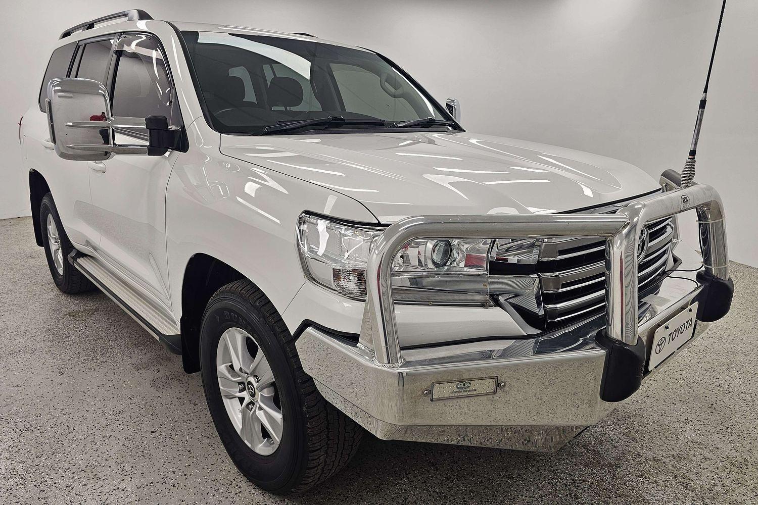2016 Toyota Landcruiser GXL in White
