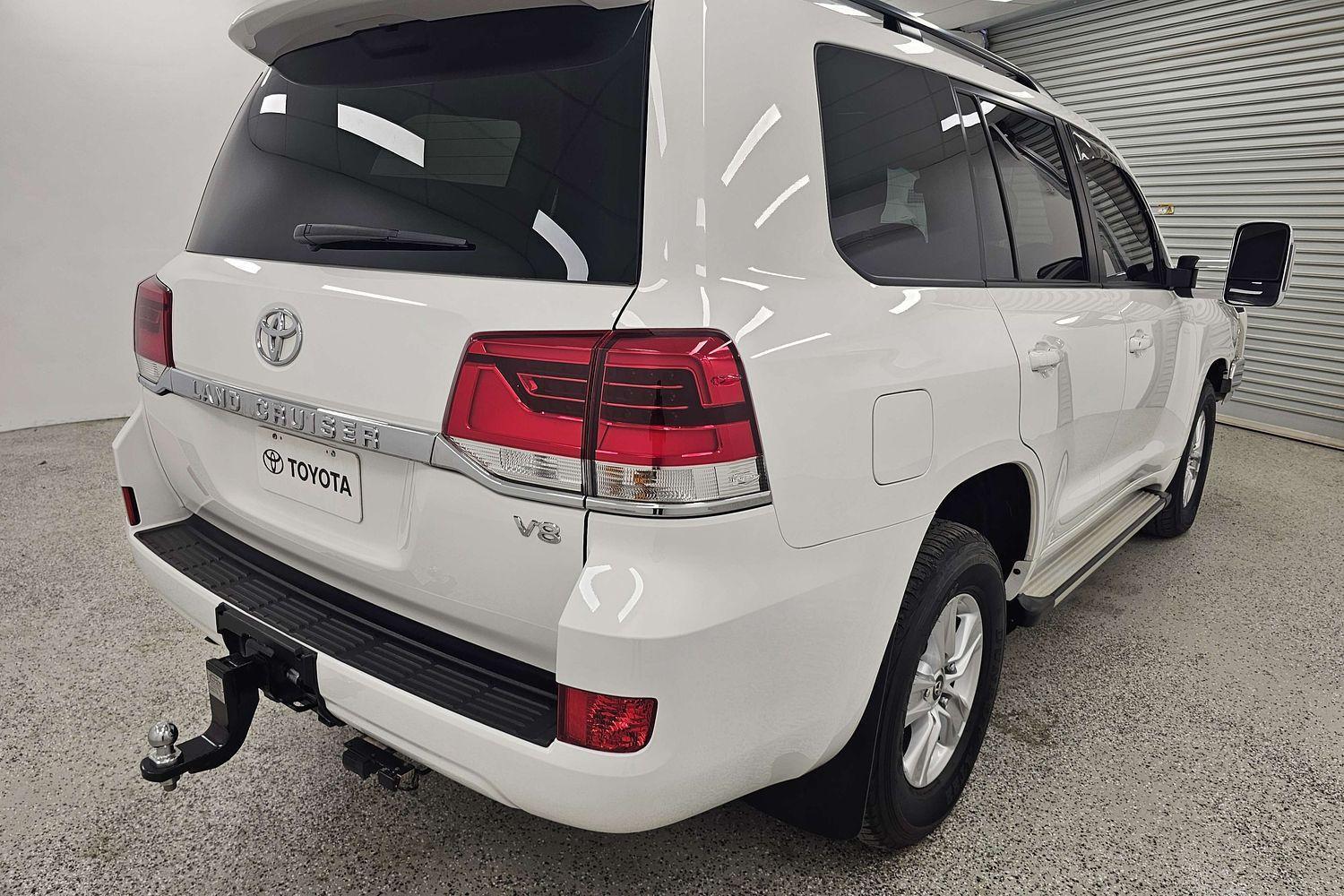 2016 Toyota Landcruiser GXL in White