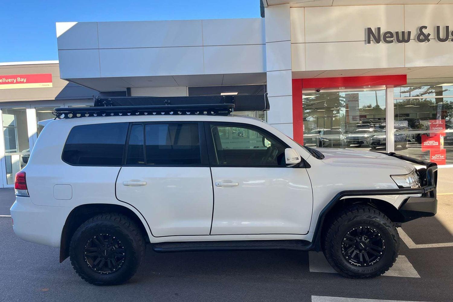 2020 Toyota Landcruiser GXL in White