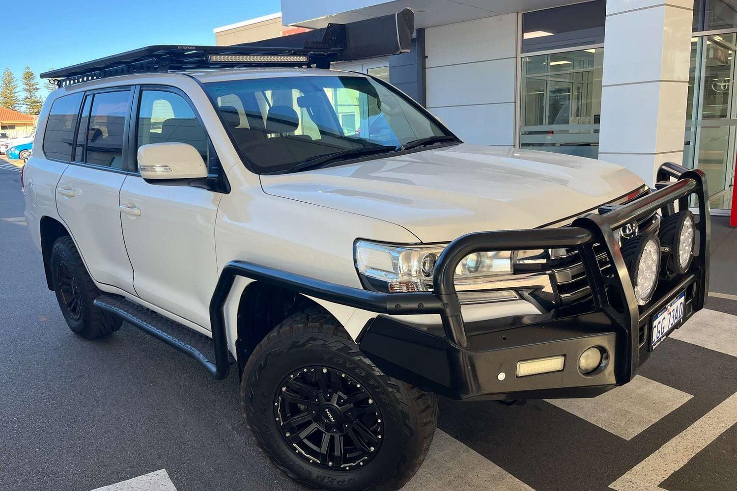 2020 Toyota Landcruiser GXL in White