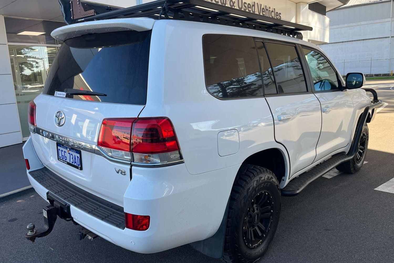 2020 Toyota Landcruiser GXL in White