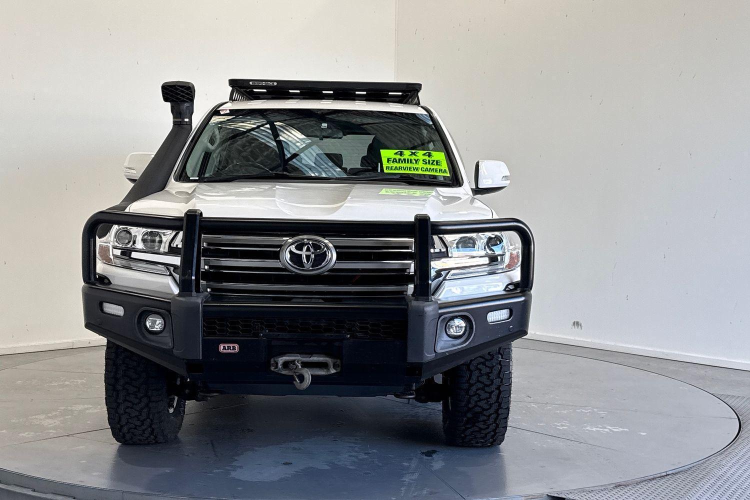 2020 Toyota Landcruiser GXL in White