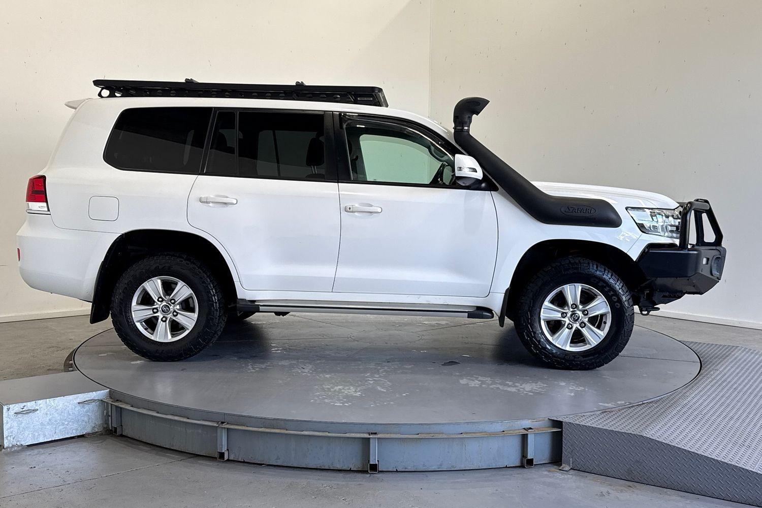 2020 Toyota Landcruiser GXL in White