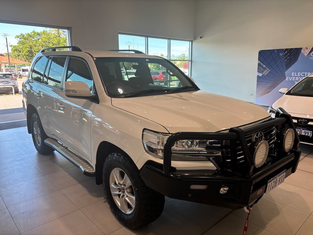 2021 Toyota Landcruiser GXL in White