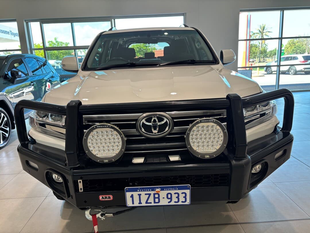 2021 Toyota Landcruiser GXL in White