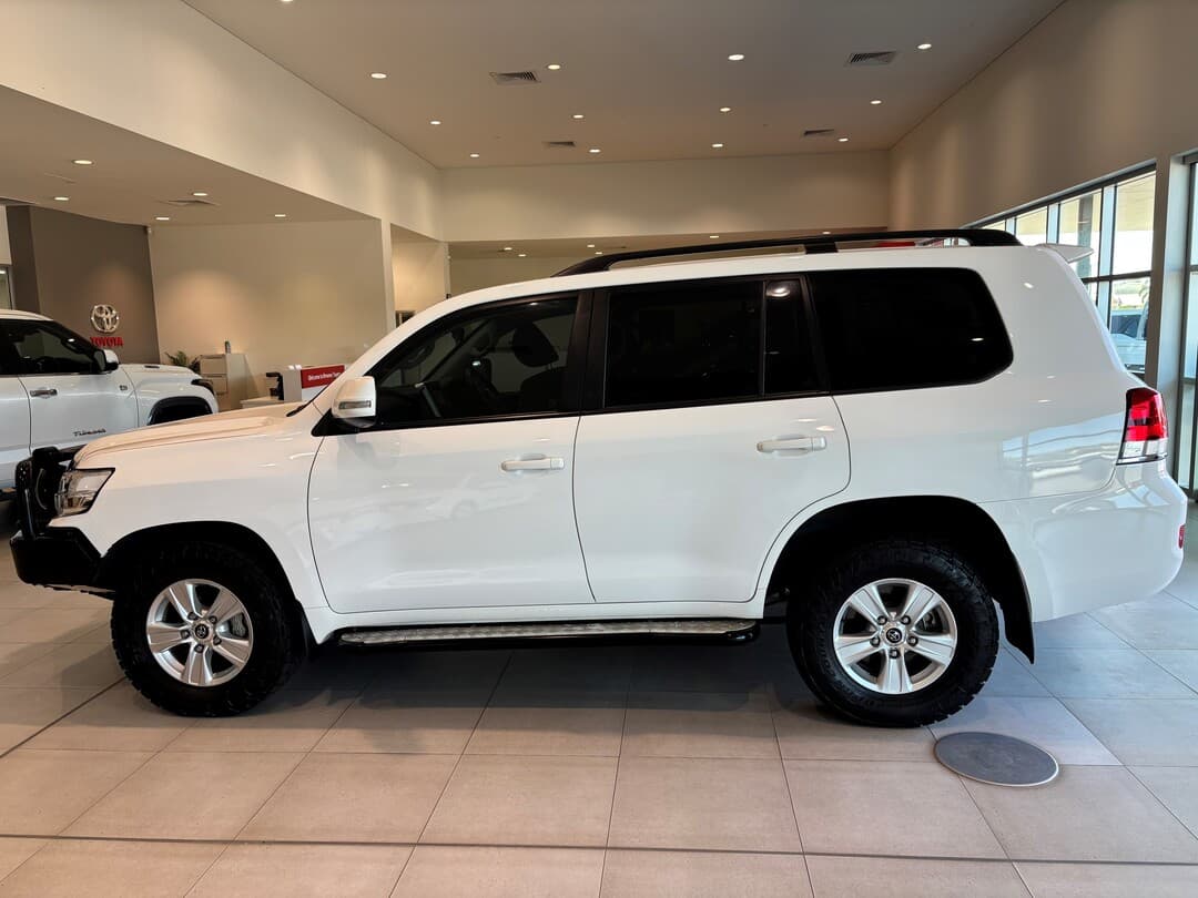 2021 Toyota Landcruiser GXL in White