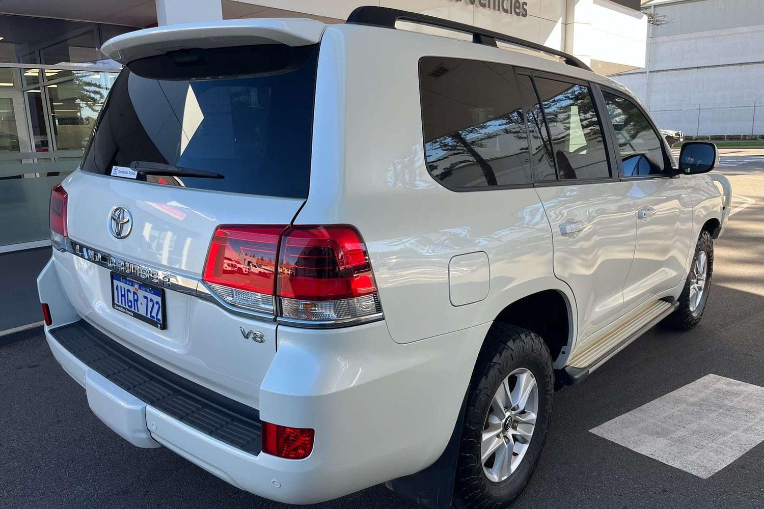 2021 Toyota Landcruiser GXL in White