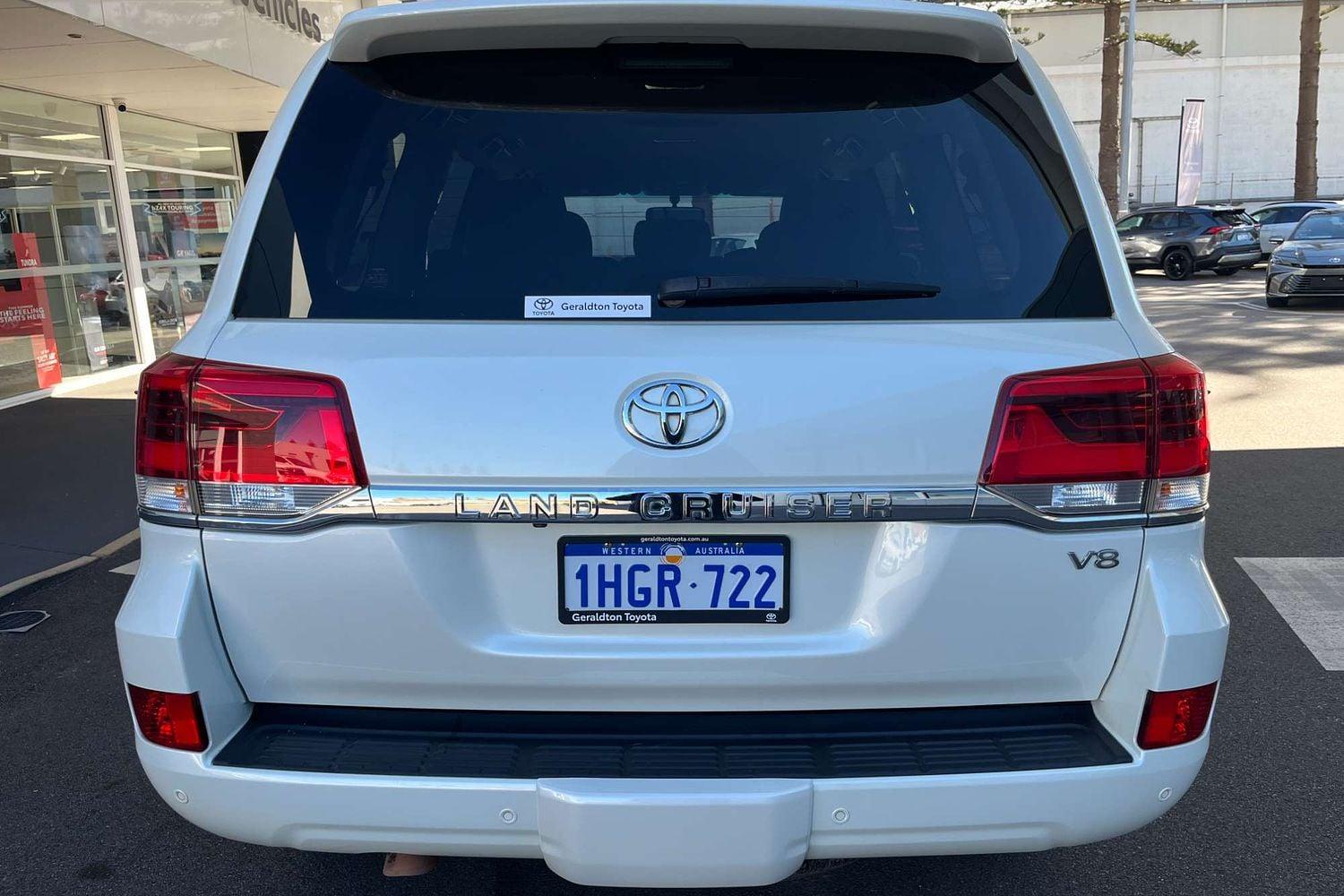 2021 Toyota Landcruiser GXL in White