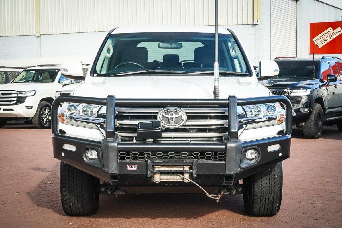 2020 Toyota Landcruiser GXL in White