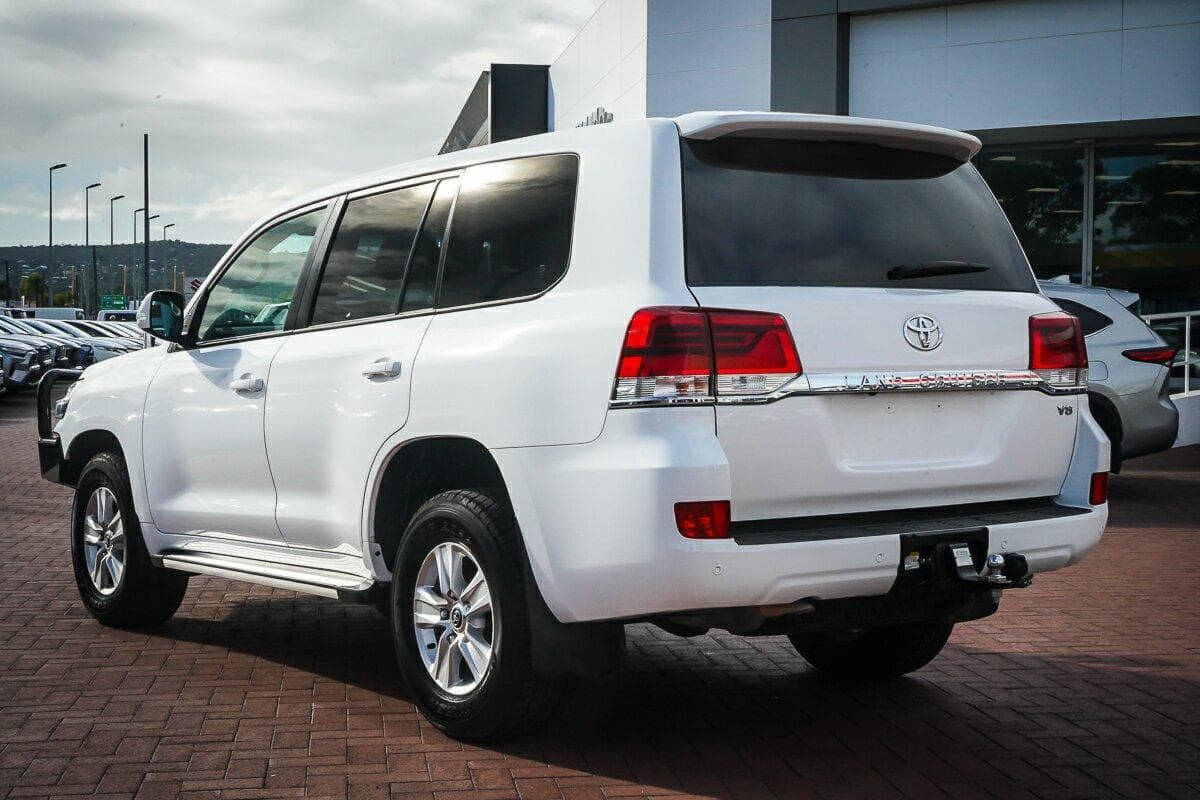2020 Toyota Landcruiser GXL in White