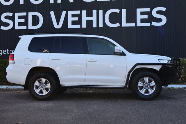 2016 Toyota Landcruiser GXL in White