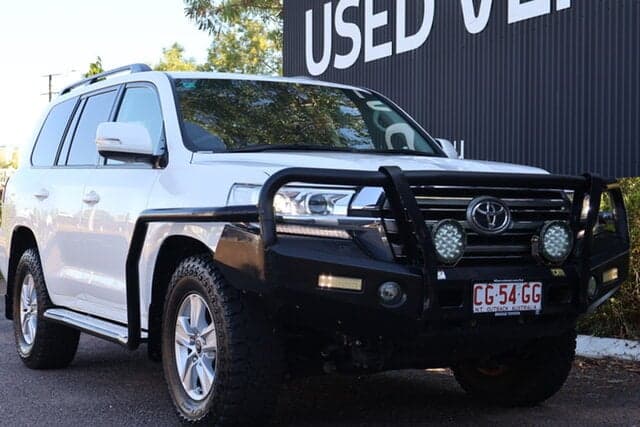 2016 Toyota Landcruiser GXL in White