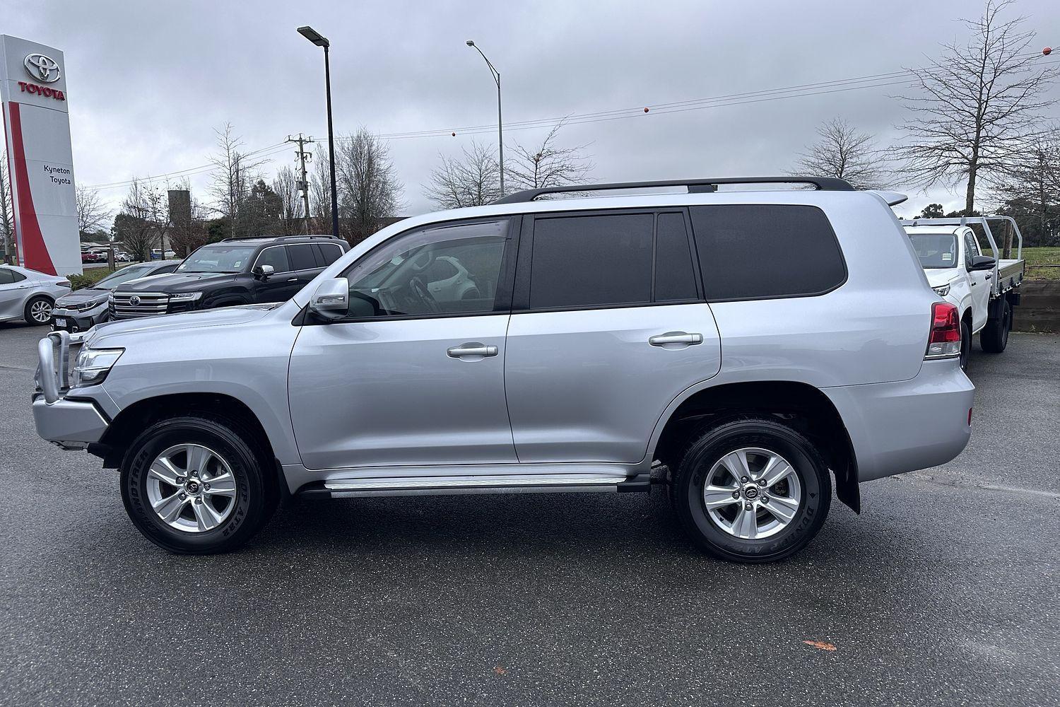 2021 Toyota Landcruiser GXL in Silver