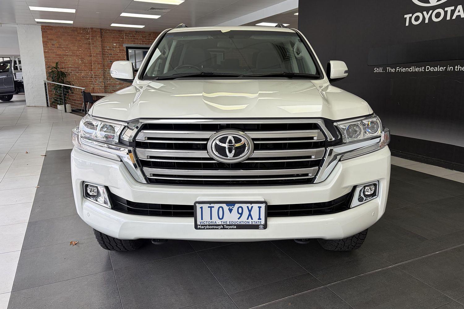 2021 Toyota Landcruiser GXL in White