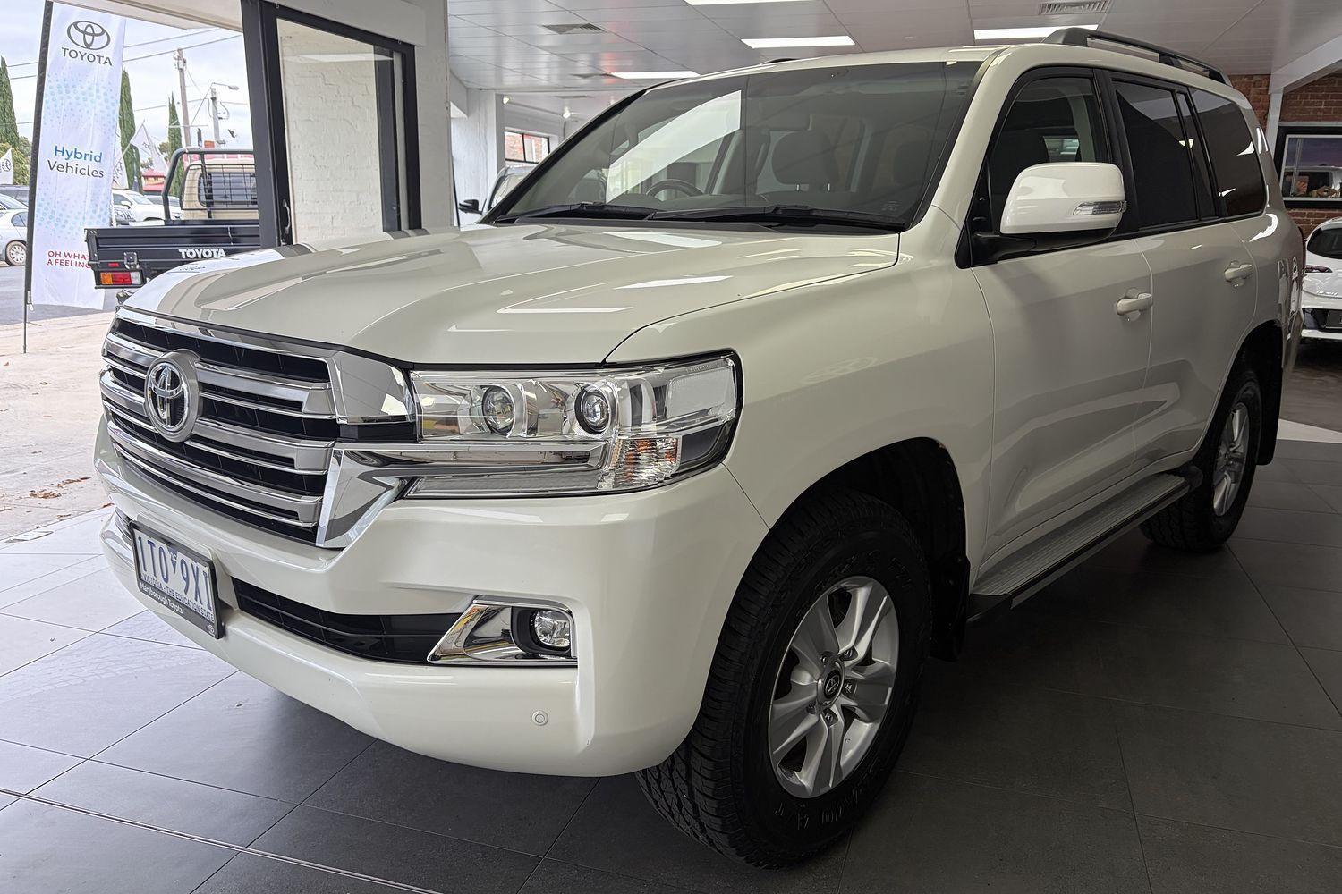 2021 Toyota Landcruiser GXL in White