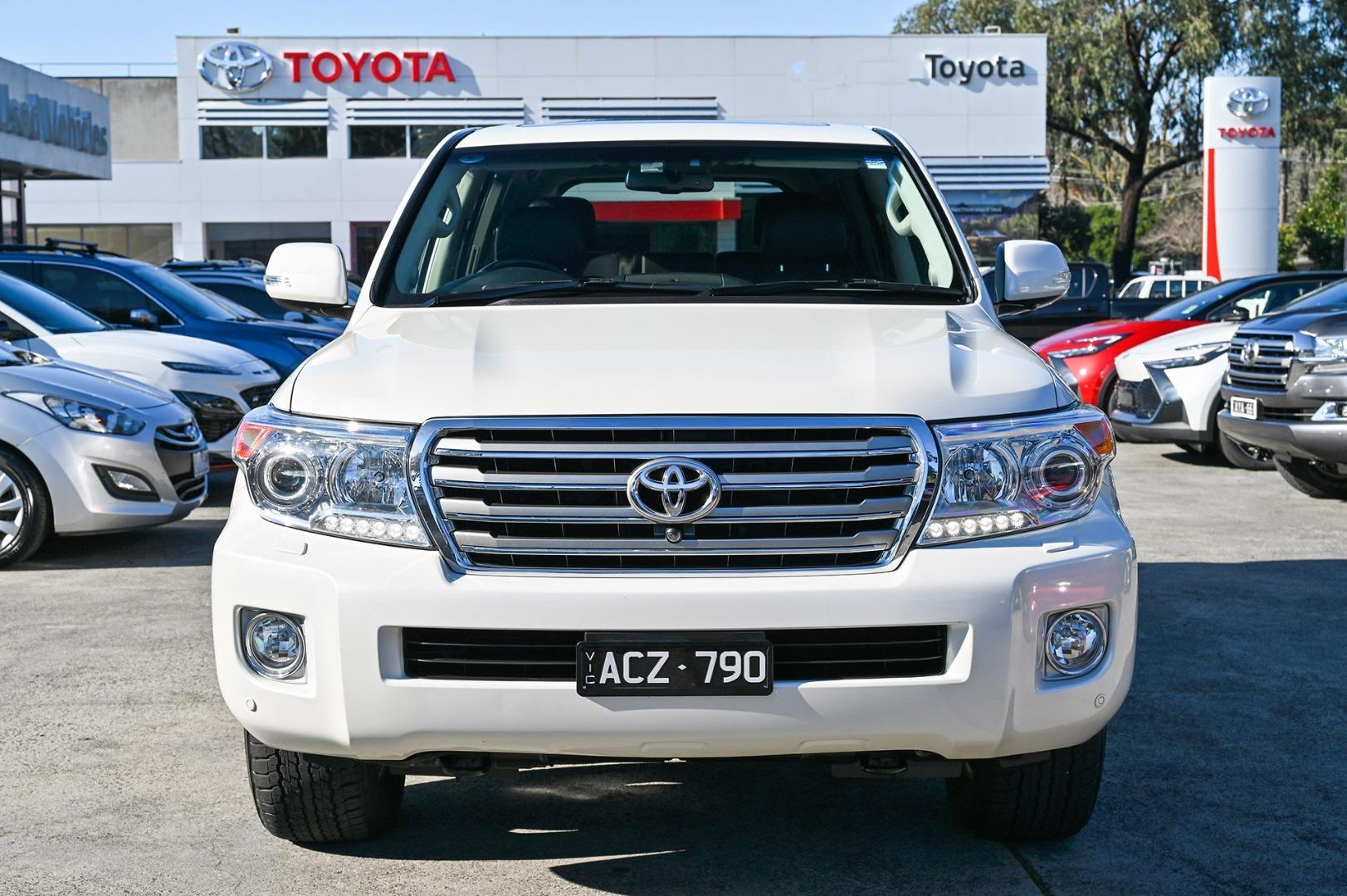 2014 Toyota Landcruiser Sahara in White