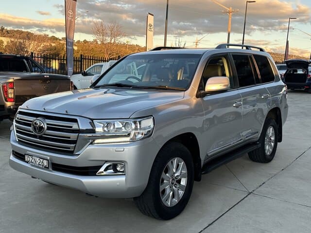 2018 Toyota Landcruiser Sahara in Silver