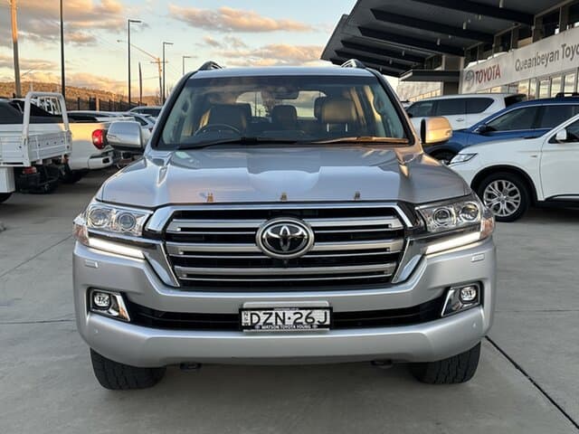 2018 Toyota Landcruiser Sahara in Silver