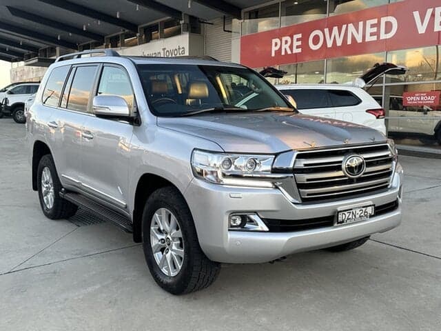 2018 Toyota Landcruiser Sahara in Silver