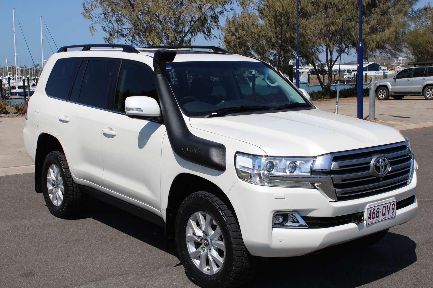 2018 Toyota Landcruiser VX in White