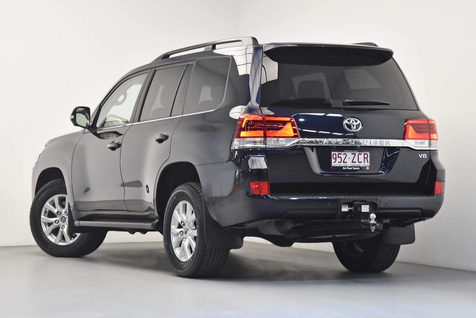 2019 Toyota Landcruiser VX in Blue
