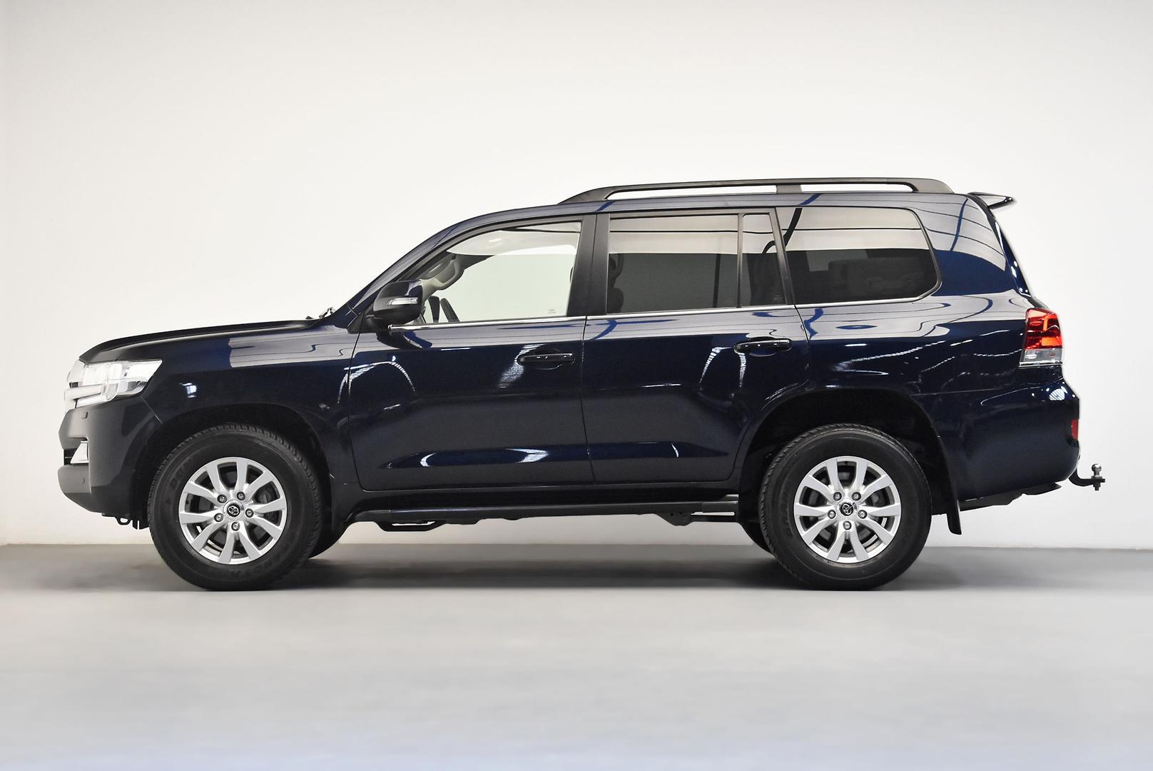 2019 Toyota Landcruiser VX in Blue