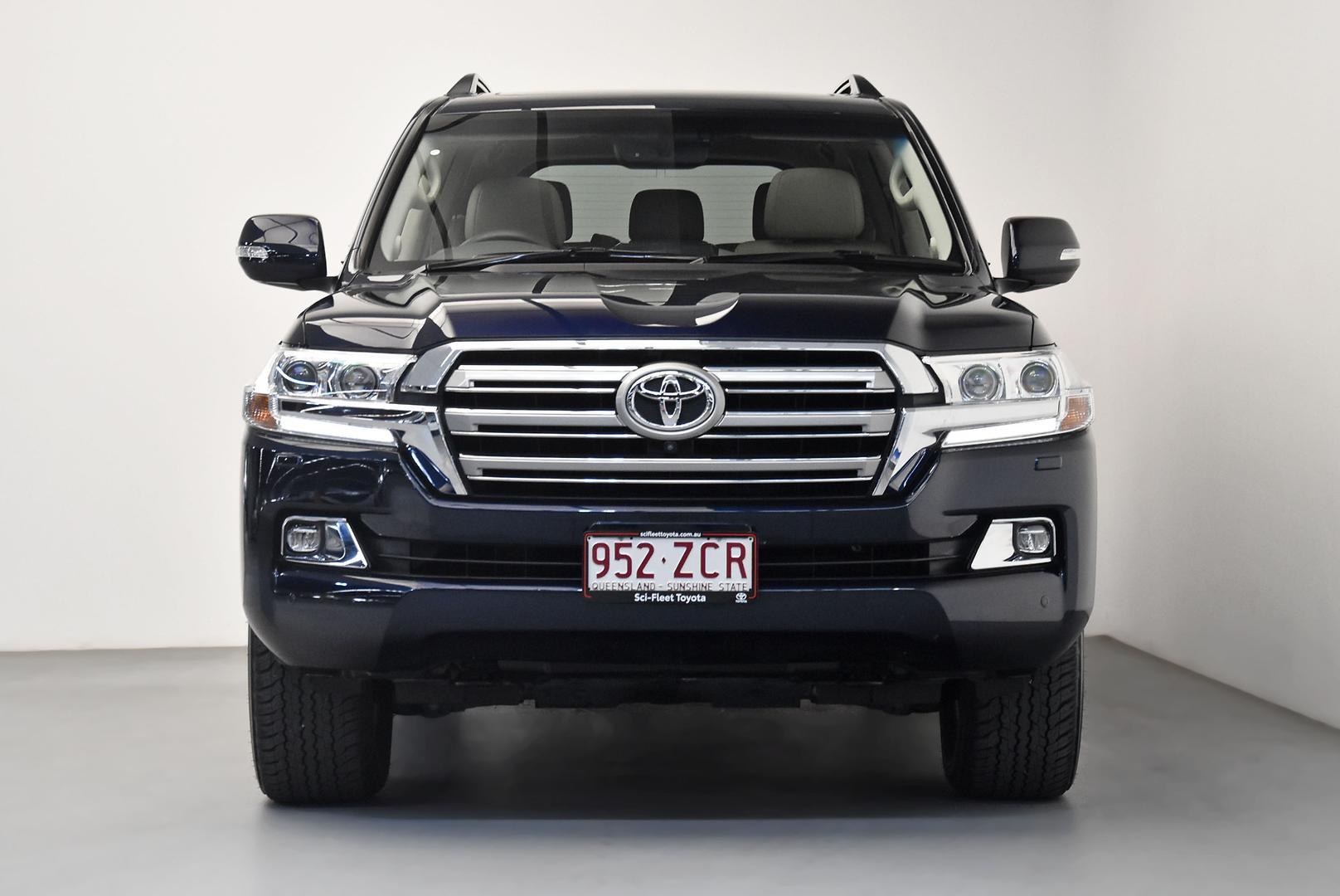 2019 Toyota Landcruiser VX in Blue