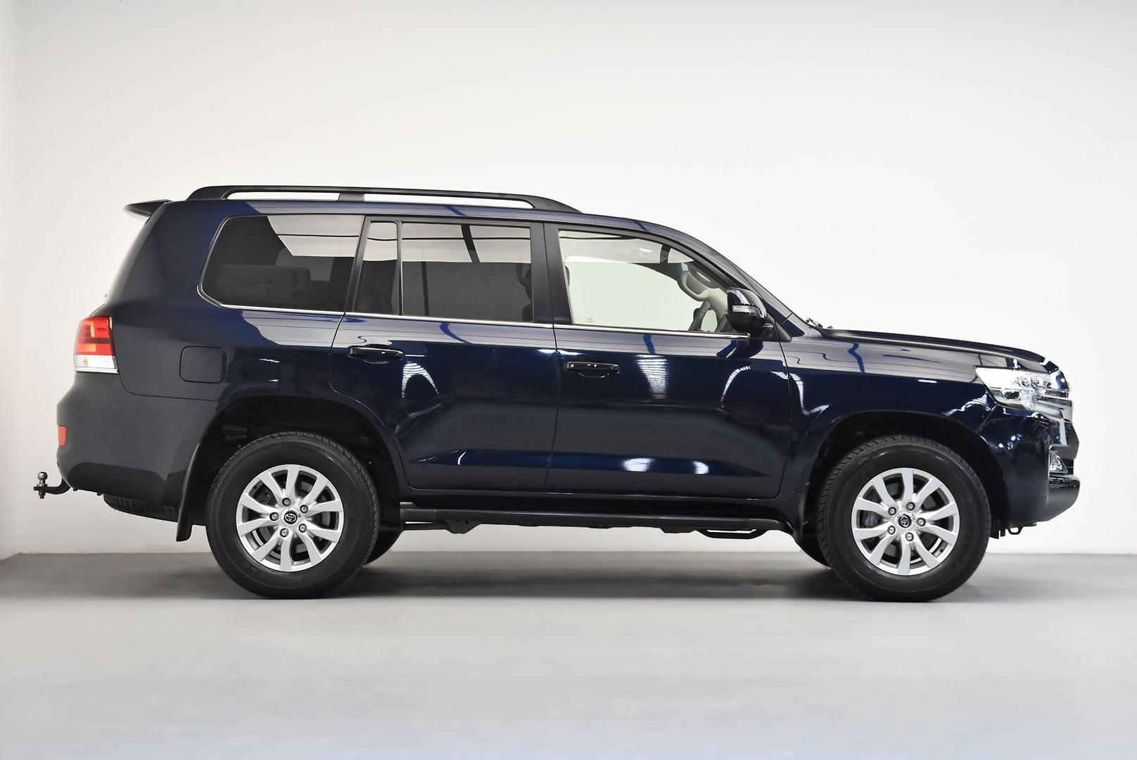2019 Toyota Landcruiser VX in Blue