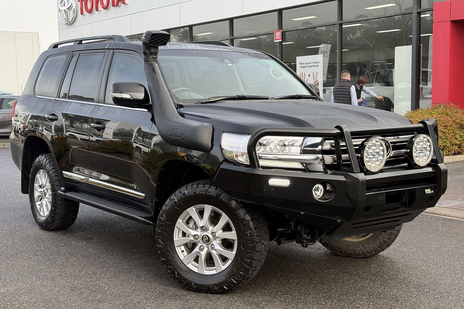 2020 Toyota Landcruiser Sahara in Black