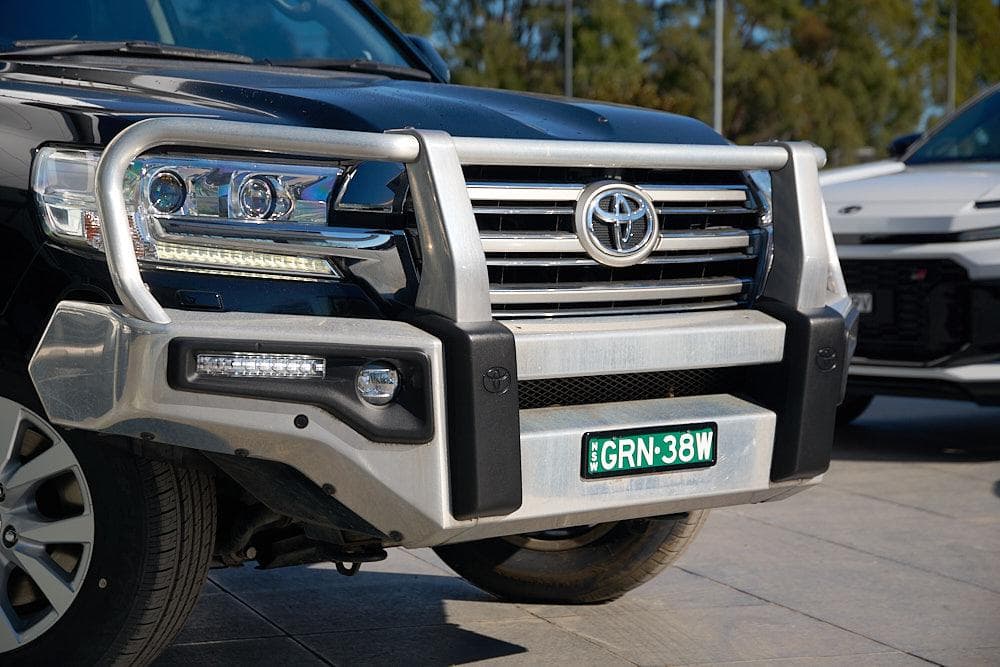 2016 Toyota Landcruiser VX in Black