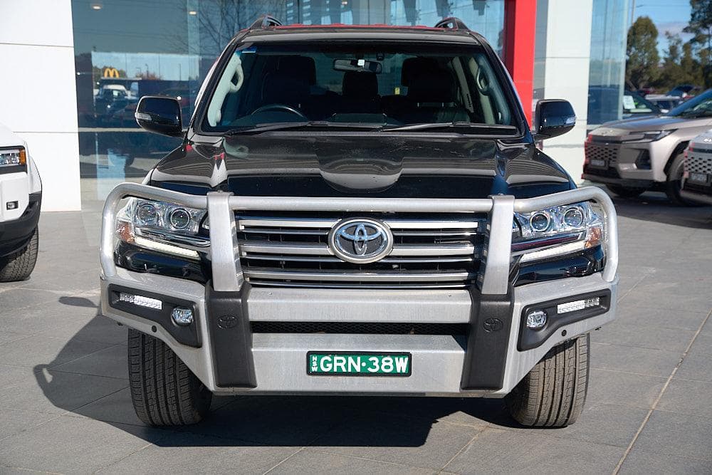 2016 Toyota Landcruiser VX in Black