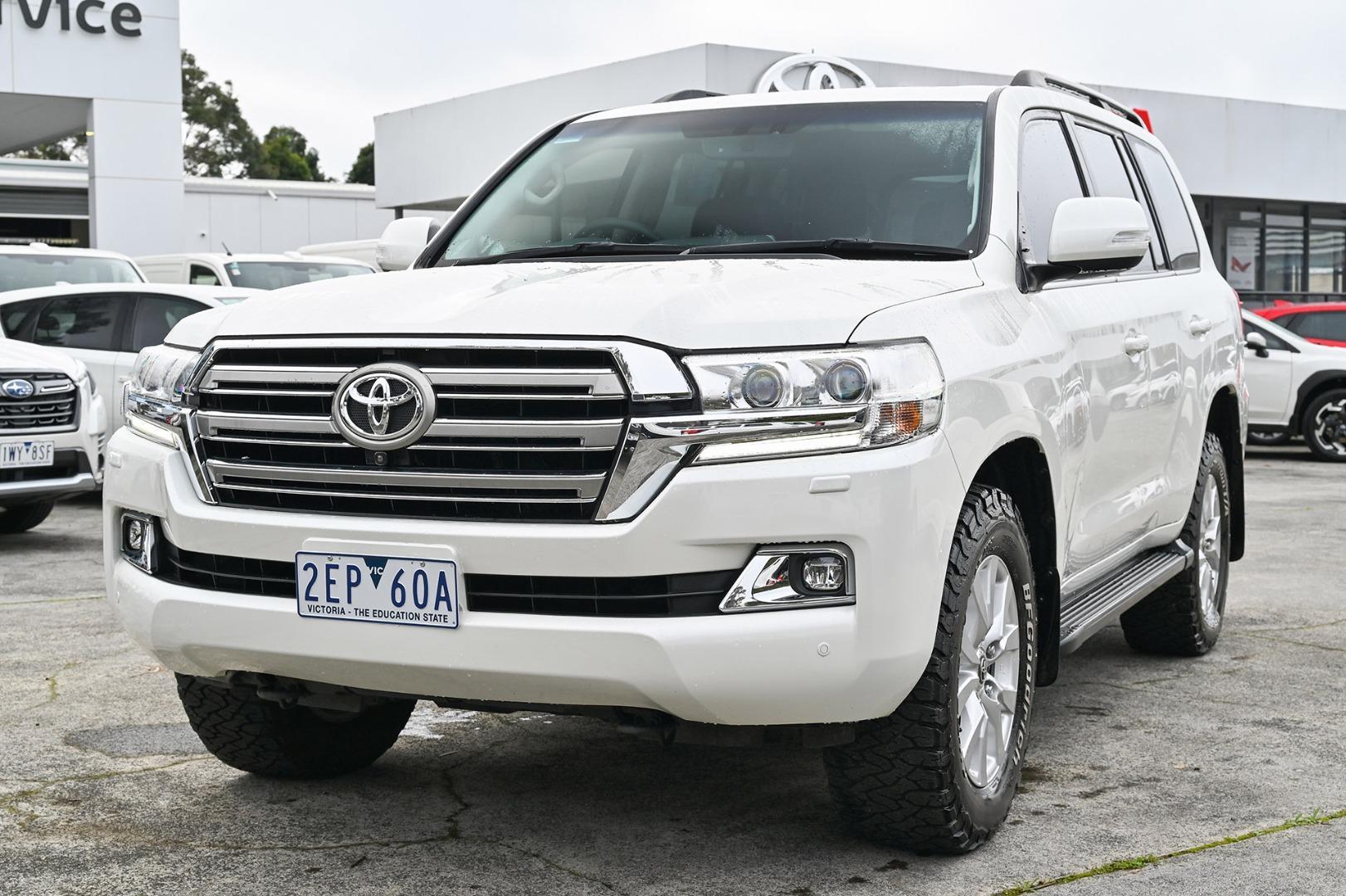 2019 Toyota Landcruiser VX in White
