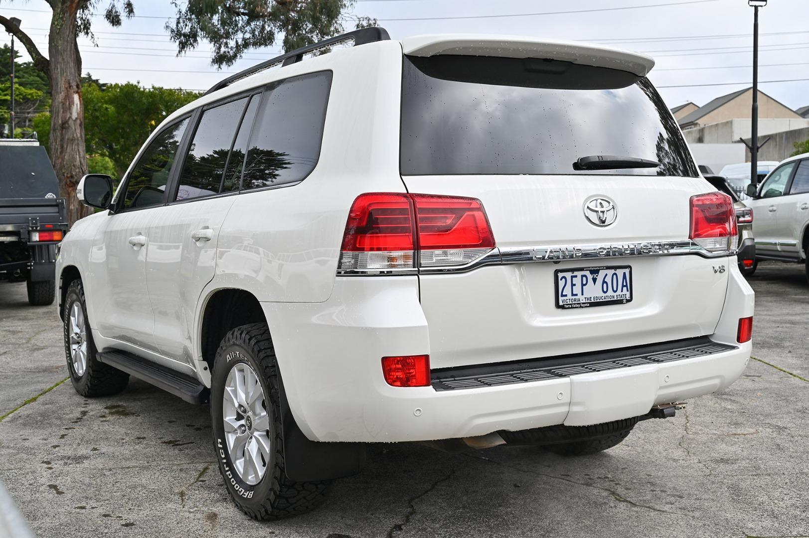 2019 Toyota Landcruiser VX in White