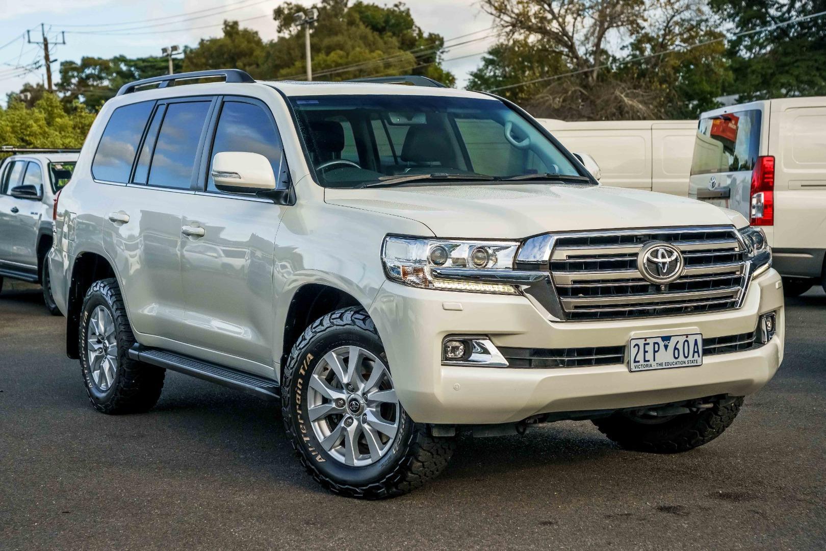 2019 Toyota Landcruiser VX in White