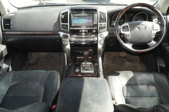 2014 Toyota Landcruiser Sahara in Silver