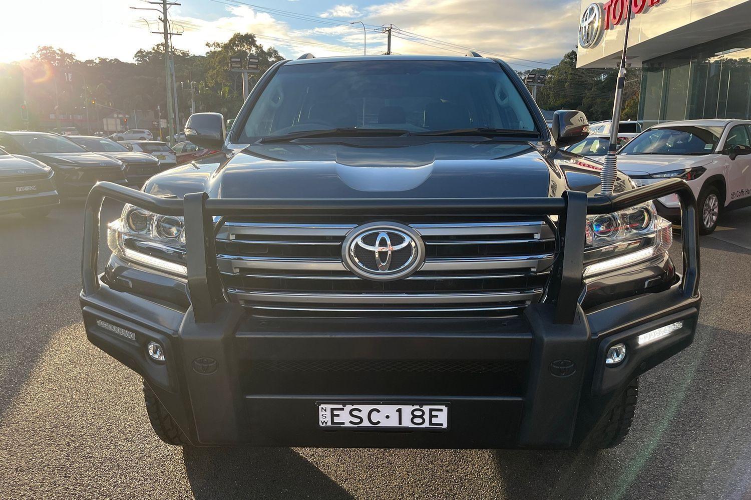 2016 Toyota Landcruiser VX in Silver