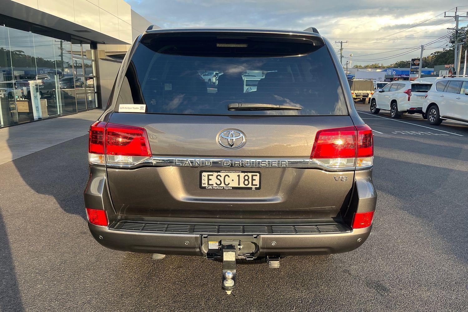 2016 Toyota Landcruiser VX in Silver