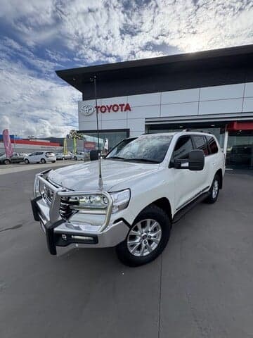 2018 Toyota Landcruiser Sahara in White