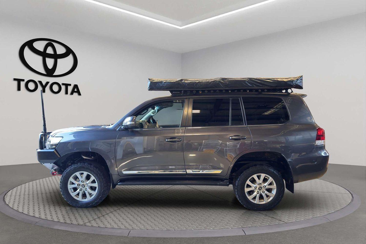 2019 Toyota Landcruiser Sahara in Silver