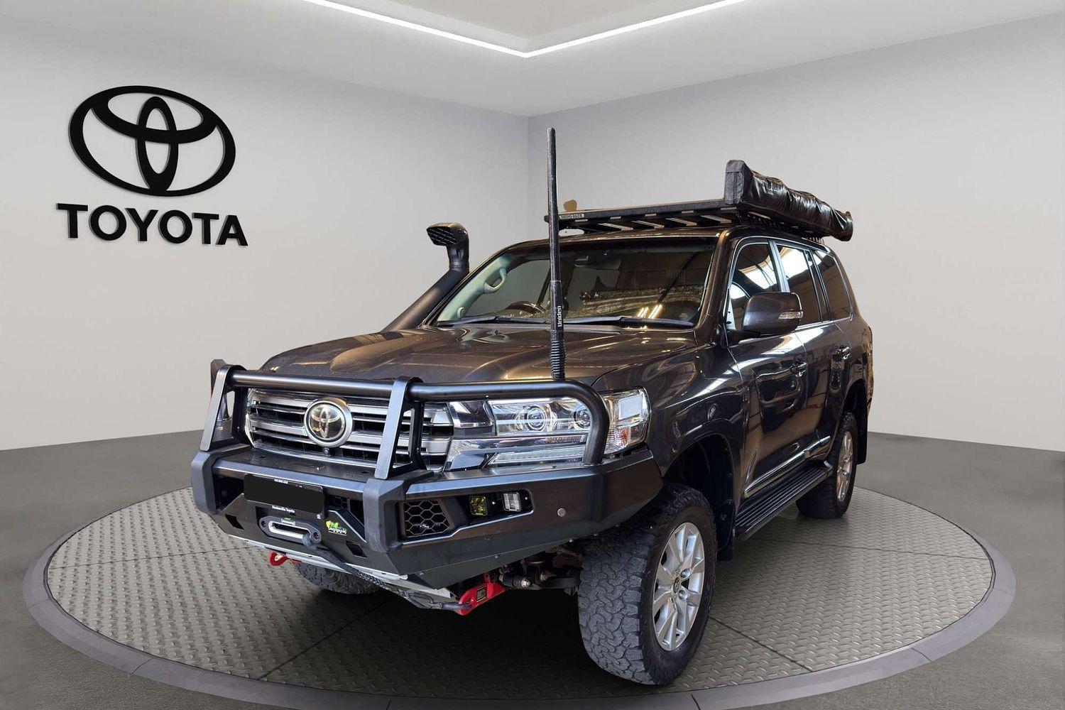 2019 Toyota Landcruiser Sahara in Silver