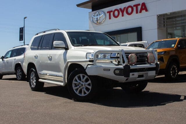 2019 Toyota Landcruiser Sahara in White