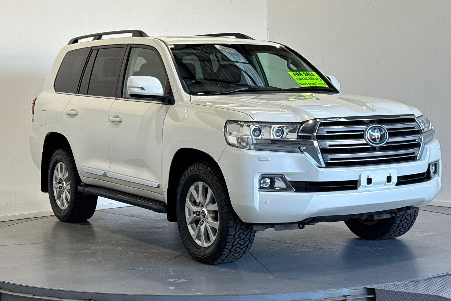 2020 Toyota Landcruiser Sahara in White