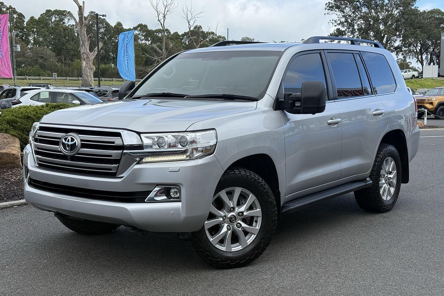 2021 Toyota Landcruiser 200 VX in Silver
